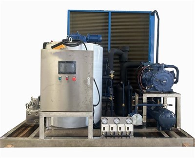 آلة الثلج التلقائي